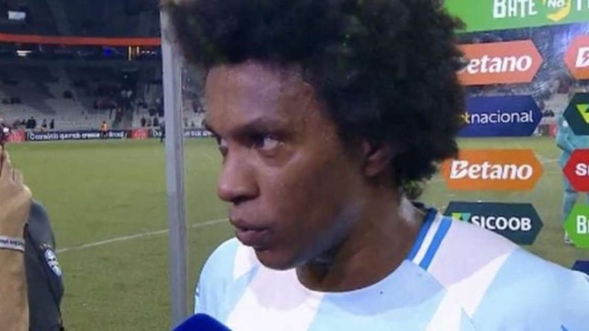 Willian comemora classificação do Grêmio –