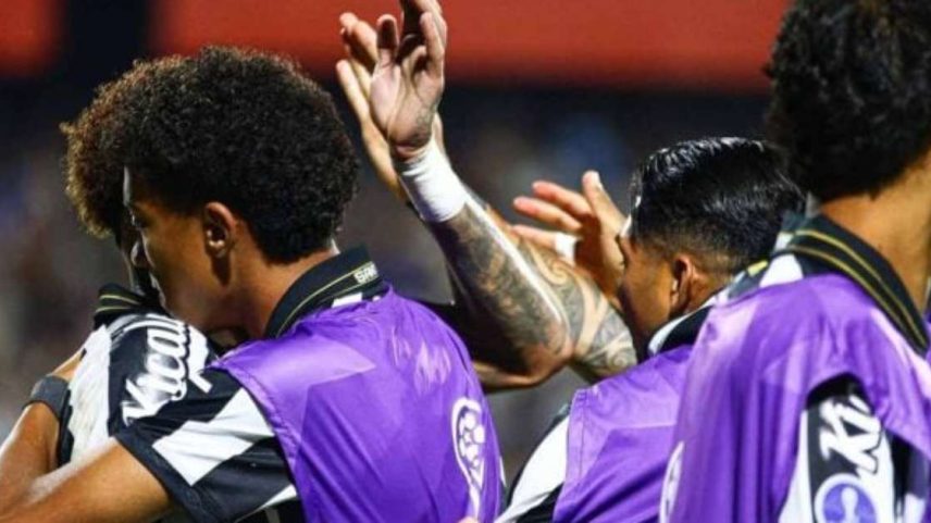 Neymar marcou em empate com Recoleta –