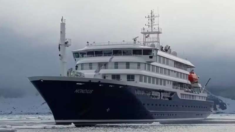 A Organização Mundial da Saúde (OMS) informou que analisa indícios de possível transmissão de hantavírus entre pessoas a bordo de no cruzeiro MV Hondius ancorado em Cabo Verde – Antarctica Cruises/Divulgação