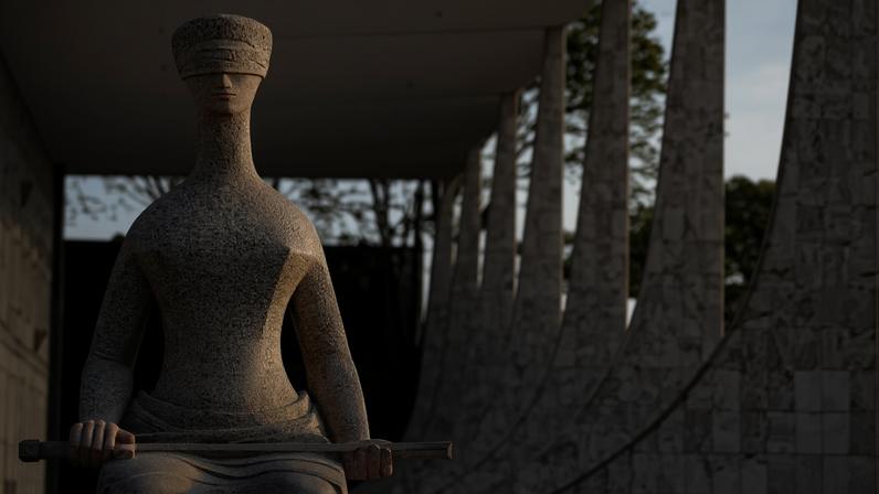 Estátua da Justiça, em frente à sede do Supremo Tribunal Federal (STF), em Brasília (DF)