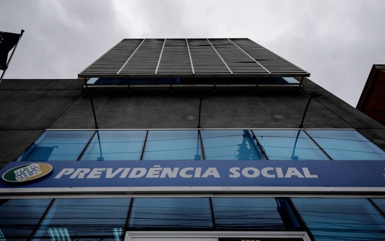 Quem ganhou ação contra o INSS vai receber os atrasados em maio, mas é preciso conferir a data da liberação