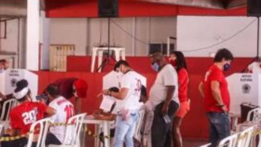 Dia de Eleição na sede do Clube Náutico Capibaribe