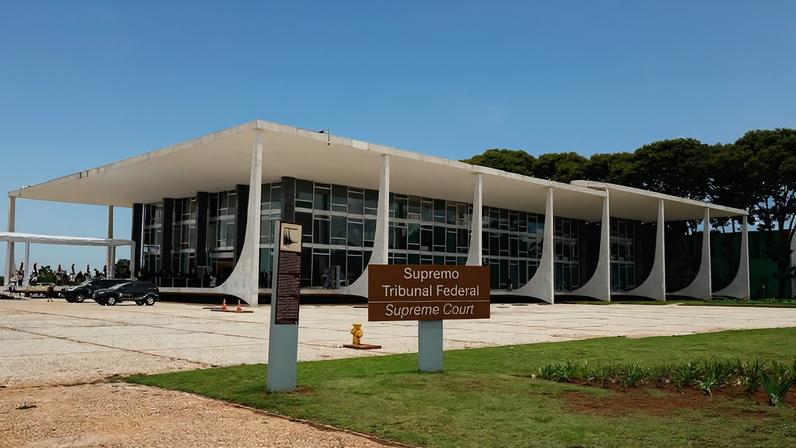 Prédio sede do STF (Supremo Tribunal Federal) sem as grades de proteção por ocasião da sessão solene de reabertura do ano judiciário