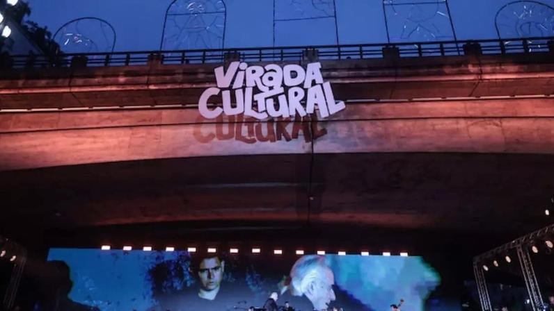 João Carlos Martins abre a programação do Palco Anhangabaú da Virada Cultural no final da tarde chuvosa deste sábado, 23