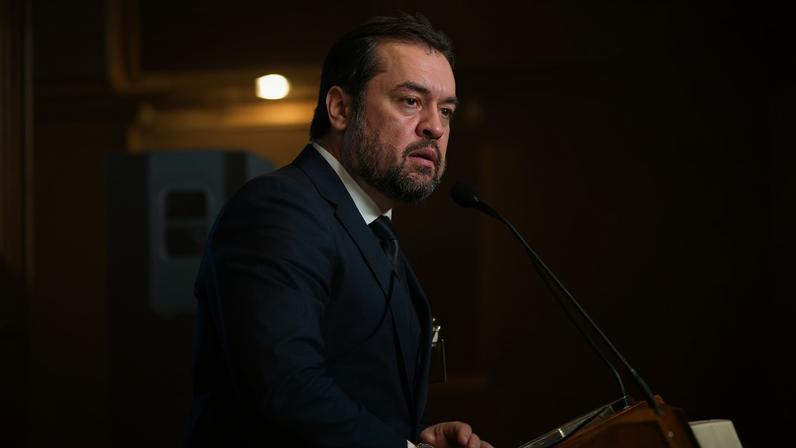 Cláudio Castro, ex-governador do Rio de Janeiro, durante o Lide Brazil Investment Fórum no Havard Club na cidade de Nova York nos Estados Unidos, em maio de 2024, quando teve eventos bancados pelo ex-banqueiro Daniel Vorcaro