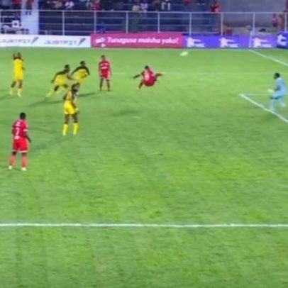 Jogador faz malabarismo inusitado e marca gol digno de Prêmio Puskás