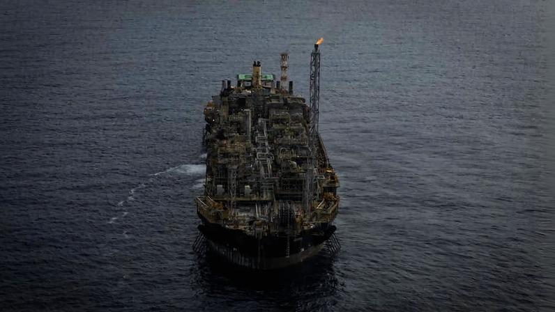 Plataforma de extração de petróleo da Petrobras