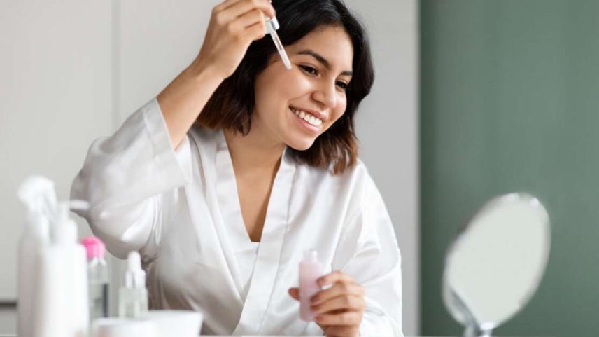 Rotina de 10 minutos diários de skincare para mulheres reais gera destaque