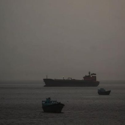 Irã vê provável retomada da guerra com EUA; 900 barcos bloqueados no Golfo