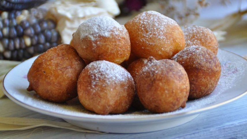 Receita de bolinho de chuva na Airfryer une praticidade e sabor caseiro, com massa macia, casquinha dourada e menos óleo no preparo
