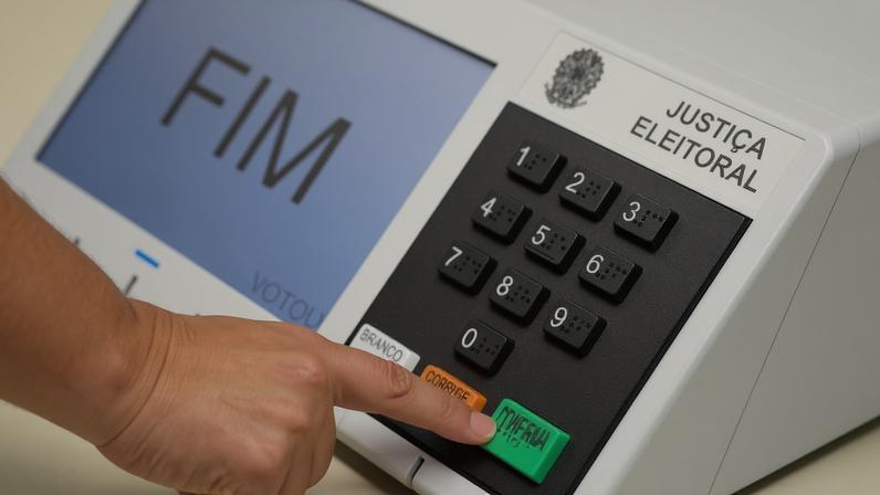 Votação em urna eletrônica