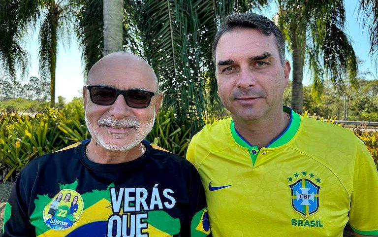 O senador Flávio Bolsonaro (PL) e Fabrício Queiroz, seu ex-assessor
