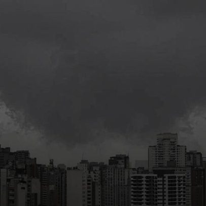 Chuva retorna com frente fria e muda o tempo em SP no fim de semana