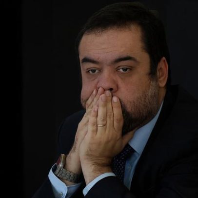 Castro comunica desistência da pré-candidatura ao Senado após operações da PF