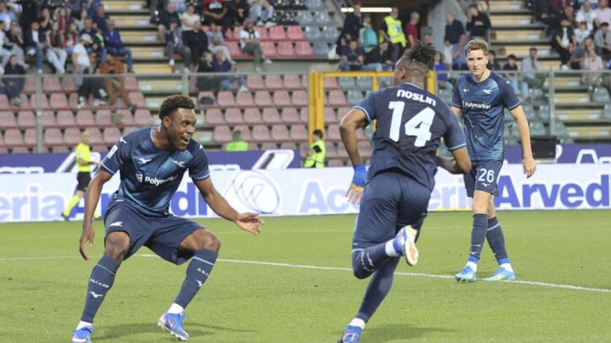 Tijanni Noslin marcou gol da vitória nos últimos minutos da partida em Cremona