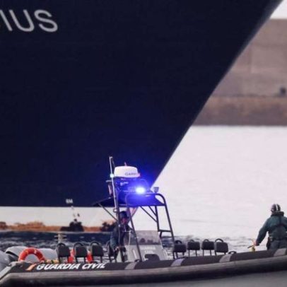 Primeiros passageiros desembarcam de navio com hantavírus
