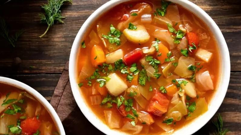 Sopa detox de legumes
