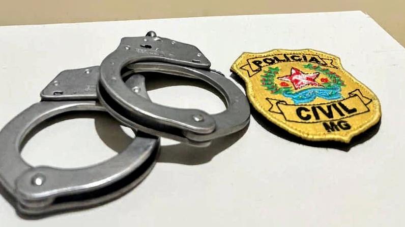 Polícia Civil de Minas Gerais confirmou prisão em flagrante do suspeito por injúria racial; medida foi convertida em preventiva após audiência de custódia