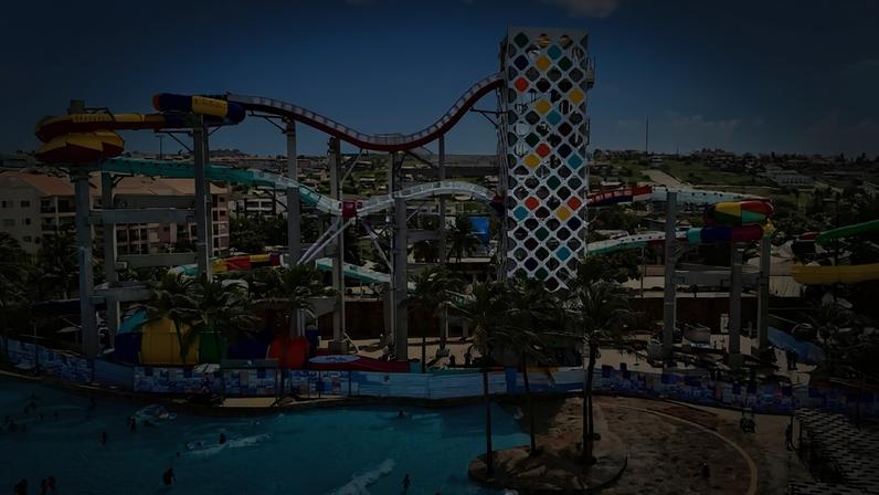 Surreal, a nova montanha-russa aquática do Beach Park, é a mais alta do mundo, com 28 metros de altura