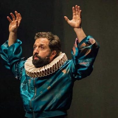 Gregório Duvivier e Mateus Solano apresentam peças gratuitas no Circuito Ticket SP