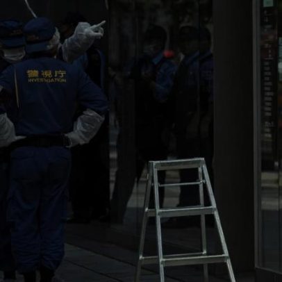 Homem pulveriza substância em shopping de Tóquio e deixa dezenas feridos