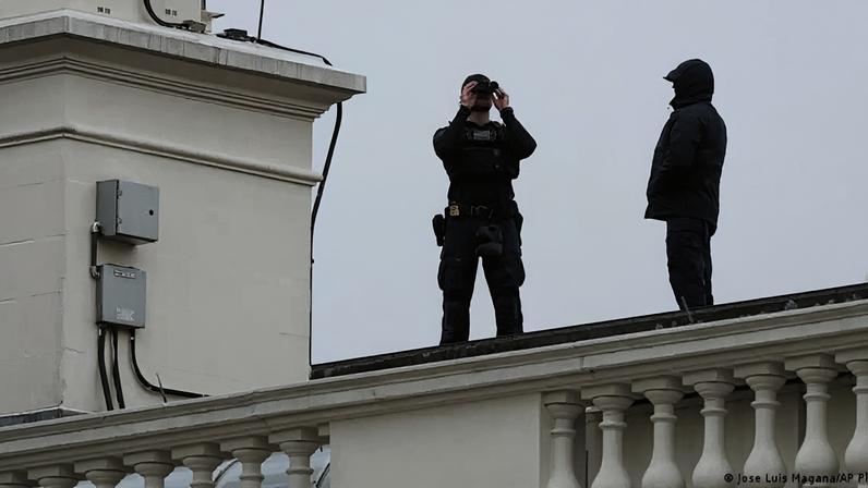 Agentes reforçaram segurança da Casa Brtanca após o ataque
