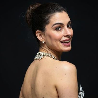 Força e postura: treino de 30 minutos de Anne Hathaway