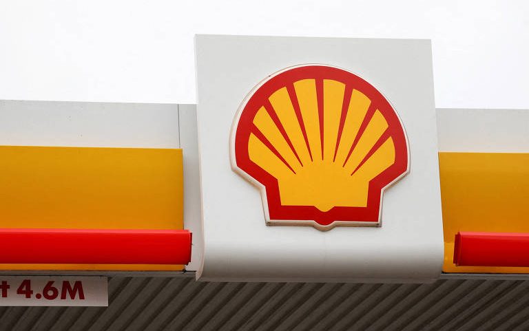 Logo da Shell em posto de combustíveis em Londres, na Inglaterra