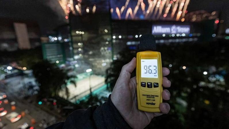 Morador mede emissão de ruído no entorno do Allianz Parque; espaço da zona oeste tem histórico de reclamações