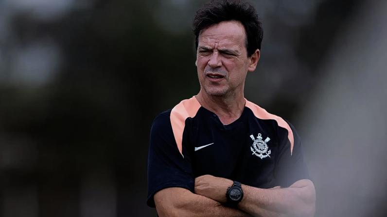 Diniz elogia atuação contra Peñarol e ligação com o Corinthians –