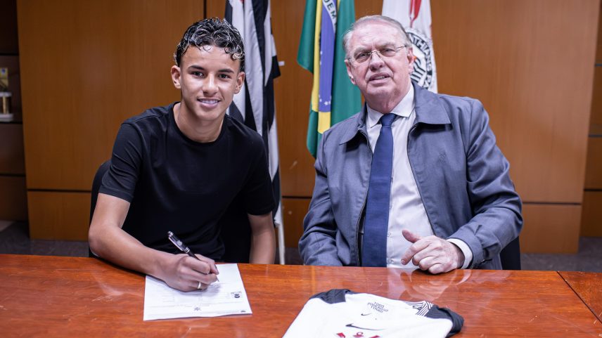 Osmar Stabile, presidente do Corinthians, na Neo Química Arena — Foto: Marcos Ribolli