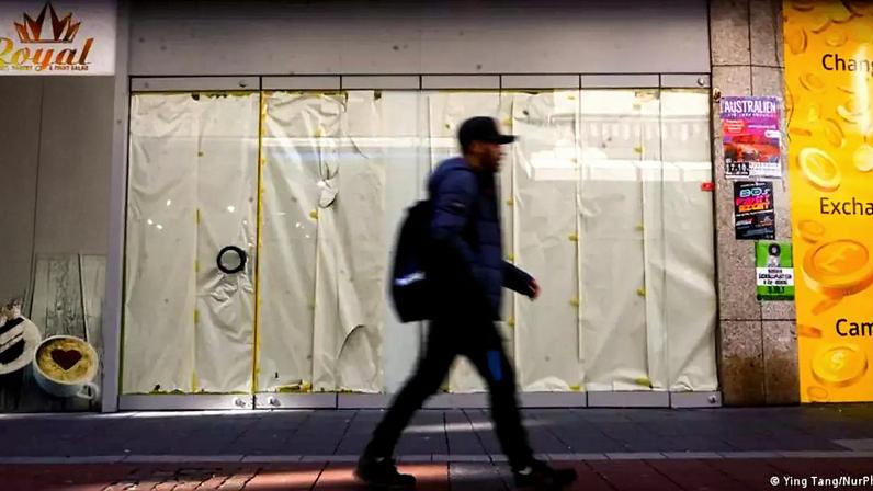 Loja fechada em Bonn, na Alemanha. Economia do país segue estagnada