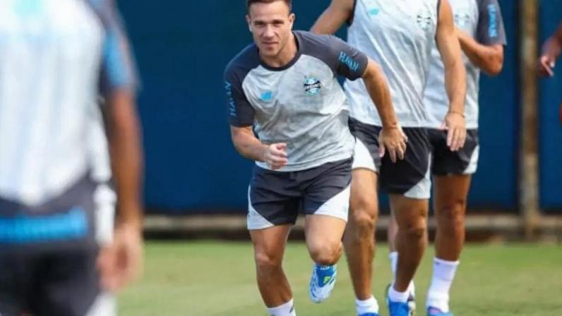 Volante busca recuperar sequência no Grêmio –