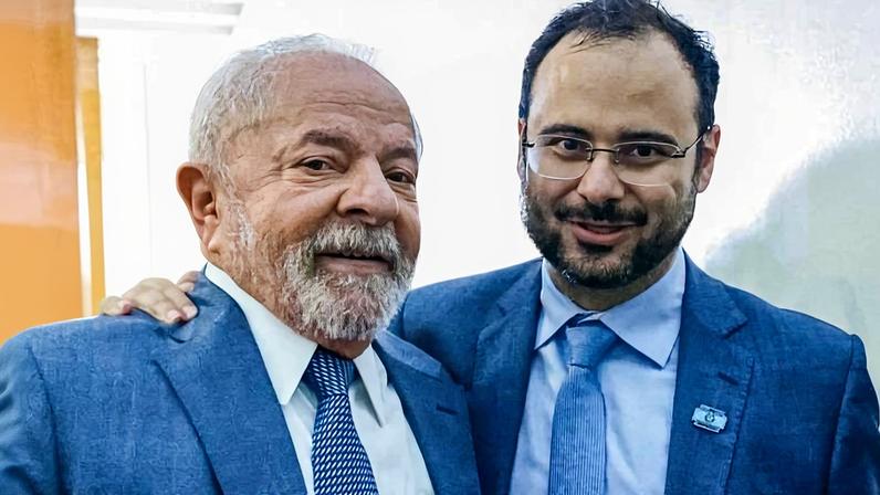 O ministro do Empreendedorismo, Paulo Pereira, ao lado do presidente Lula