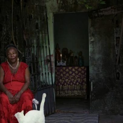 Filme transforma relatos de empregadas domésticas em narrativa de terror