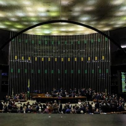 Câmara aprova projeto que proíbe sigilo sobre gastos do governo com viagens