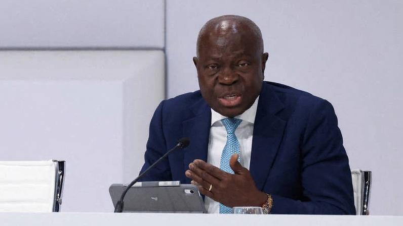 Gilbert Houngbo, diretor-geral da OIT, discursa durante congresso na Espanha