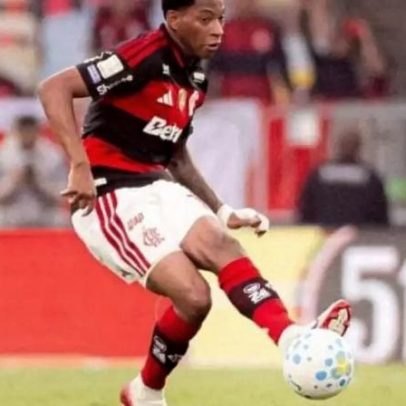 Plata volta a treinar no Flamengo após fim de clássico com dores