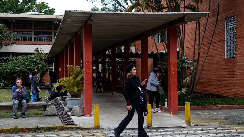Faculdade de Educação da Universidade de São Paulo (FEUSP), campus da Cidade Universitária, localizado na zona oeste, no bairro do Butantã