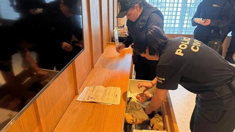 Policiais federal fazem busca e apreensão pela Operação Carbono Oculto, no Piauí, em novembro de 2025