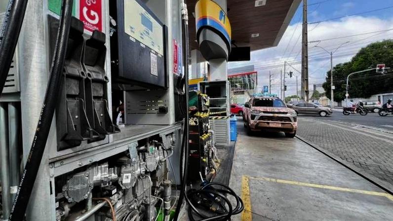 Posto de combustível é interditado durante a Operação Carbono Oculto 86, no Piauí