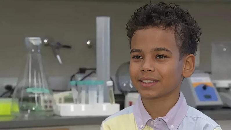 Aos 9 anos, Aiden Wilkins já faz faculdade nos Estados Unidos e sonha em se tornar neurocirurgião pediátrico; conheça sua história
