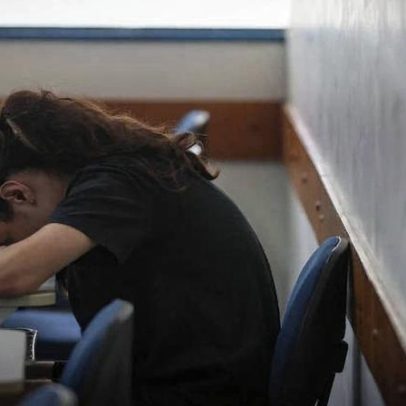 Endividamento compromete estudo e saúde mental de universitários, aponta pesquisa