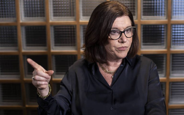 A presidente da Petrobras, Magda Chambriard, em entrevista à Folha em dezembro de 2025