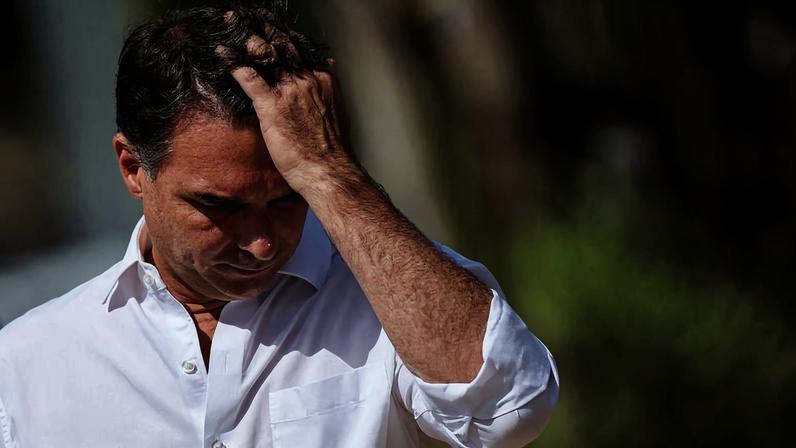 O pré-candidato à Presidência pelo Pl, senador Flávio Bolsonaro, depois de visitar o pai na Polícia Federal - Adriano Machado - 15.jan.26/Folhapress