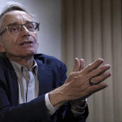 Reitor da USP rejeita negociação com estudantes e vê agenda política na greve