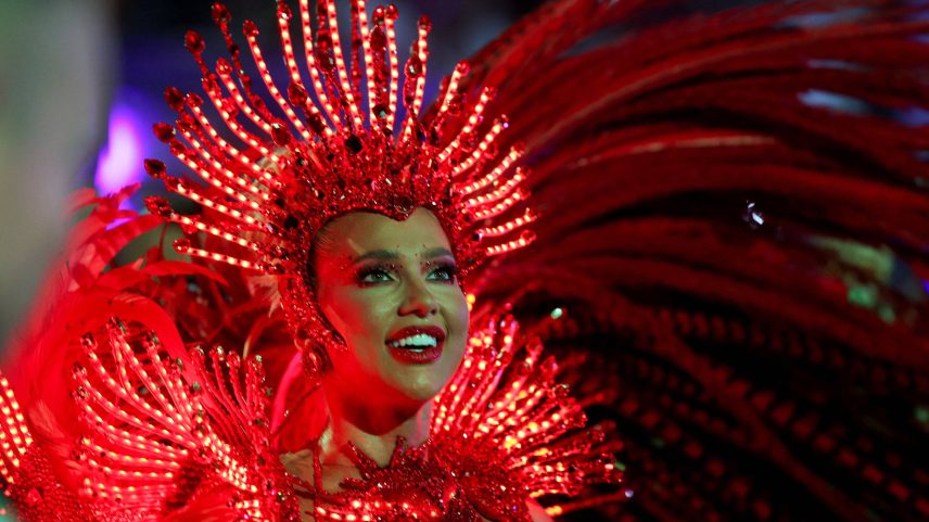 Virginia estreou como rainha de bateria no Carnaval de 2026