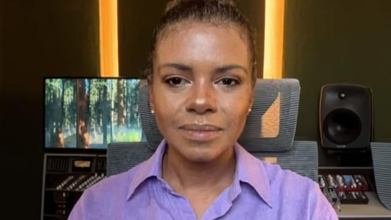 Nívea Soares. (Foto: Reprodução/YouTube/Karina Bacchi)