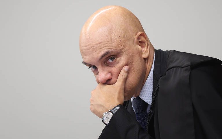 Alexandre de Moraes durante sessão no STF