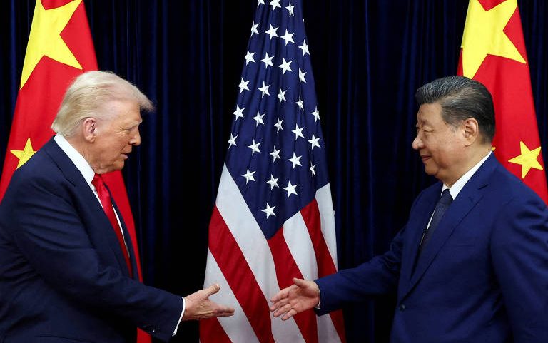 O presidente dos Estados Unidos, Donald Trump, e o líder da China, Xi Jinping, durante reunião bilateral na Coreia do Sul